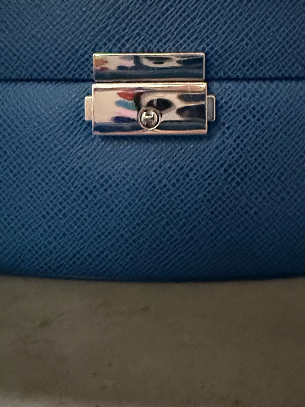 Na Hoku Blue Textured Jewelry Case with lock - Picture 4 of 5